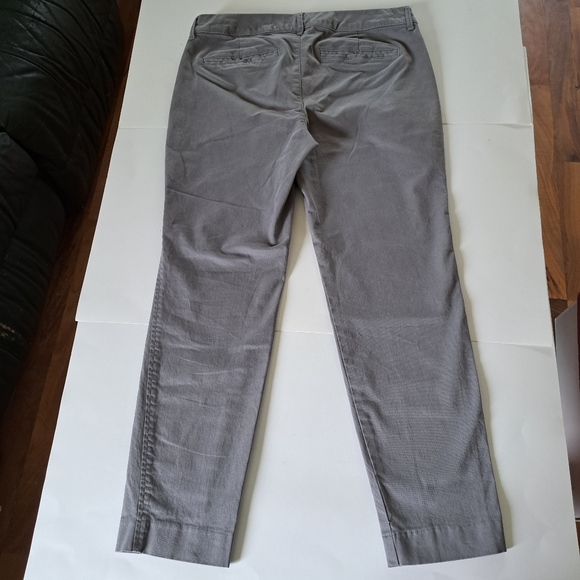 Old Navy Women's Gray Pants - Picture 4 of 5